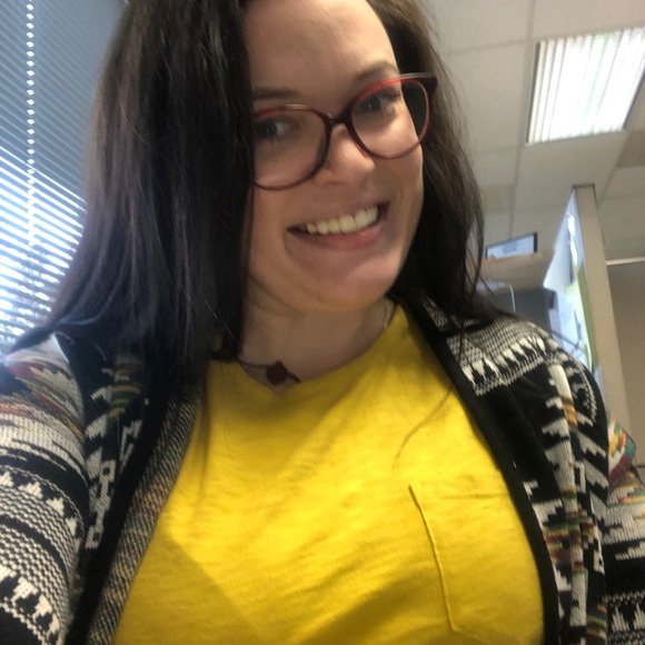 Meet your Posher, Halie - Picture 2 of 3